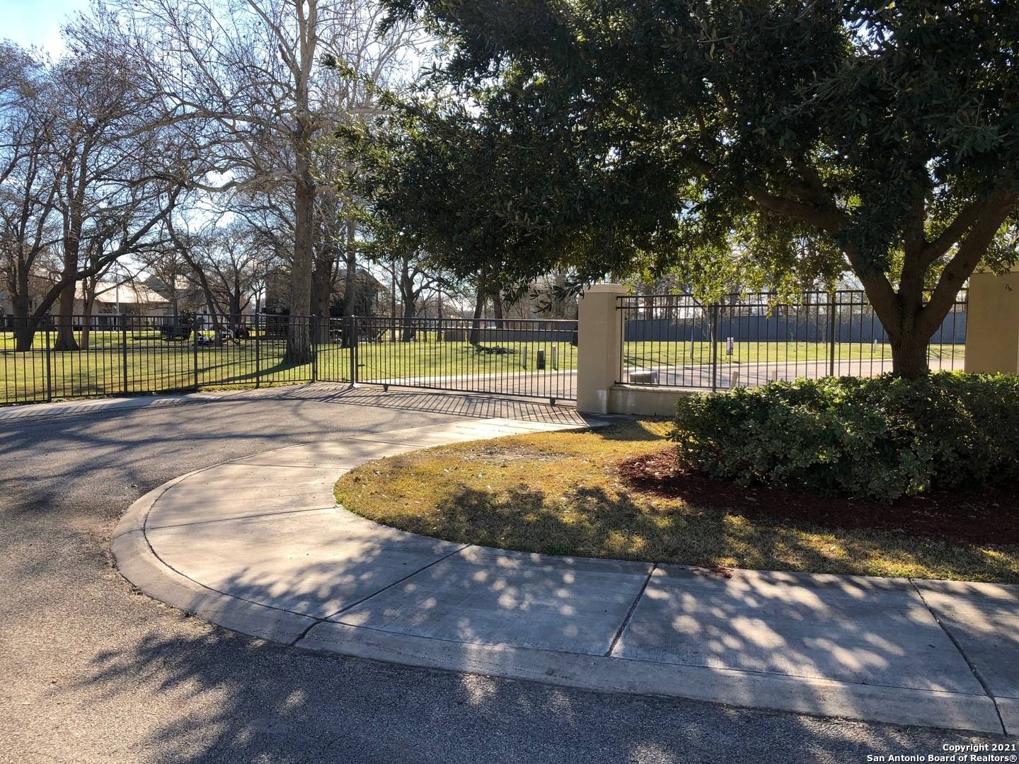 Mcqueeney, TX 78123,108 CYPRESS WAY