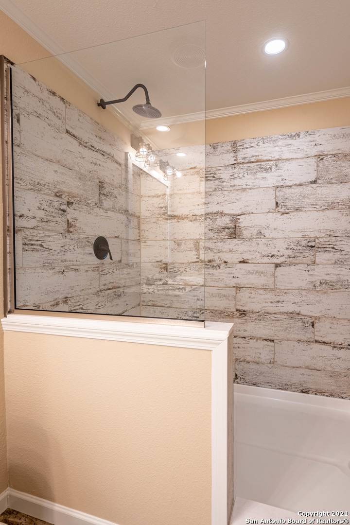 Seguin, TX 78155,118 Cordell Oaks Blvd