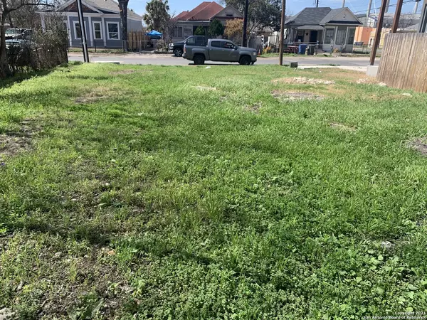606 OLIVE ST, San Antonio, TX 78203-1540