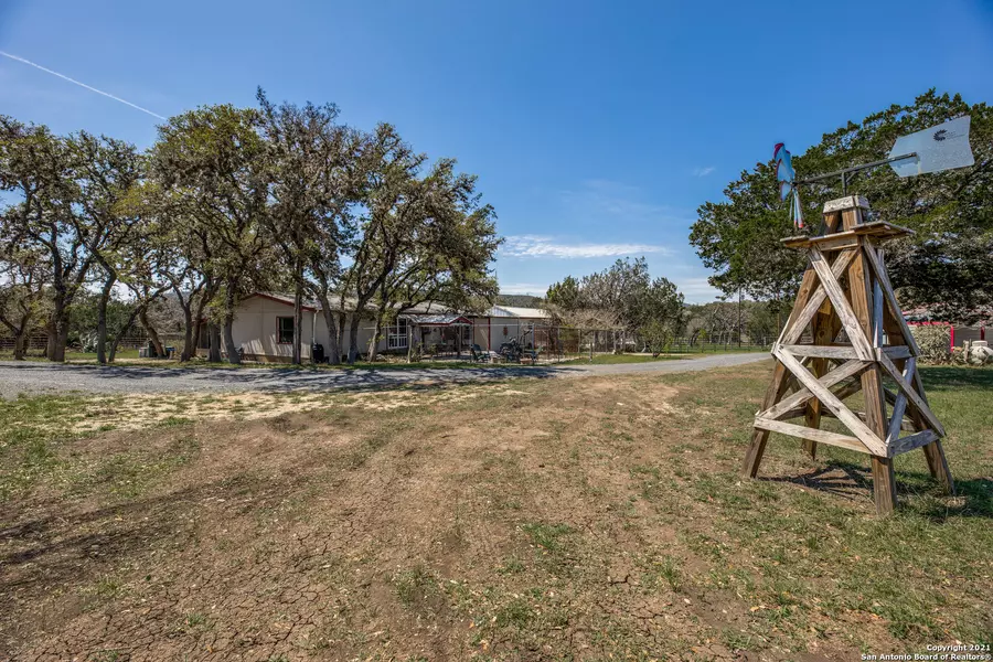 579 Live Oak Tr, Tarpley, TX 78883