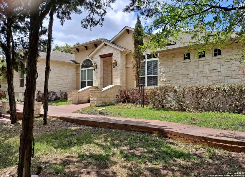 2157 RANCH LOOP DR, New Braunfels, TX 78132-4344