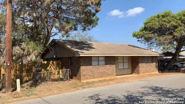 Dilley, TX 78017,104 Ann St