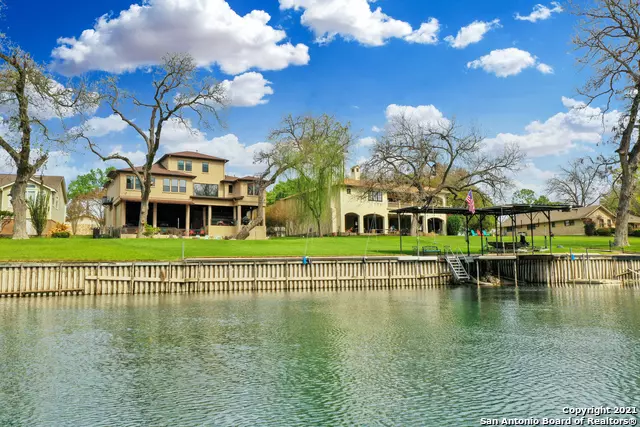 380 Rio Dr, New Braunfels, TX 78130