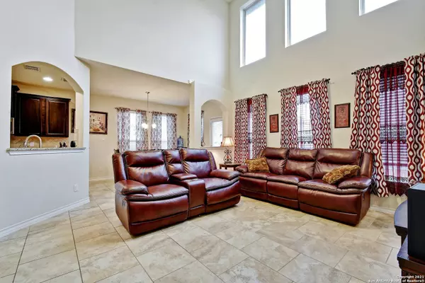 Cibolo, TX 78108-3663,725 MORGAN RUN