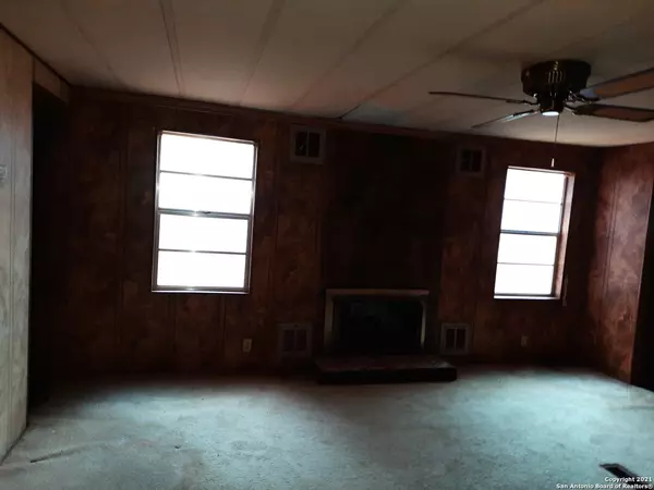 Lakehills, TX 78063-6771,199 KRUSE LOOP