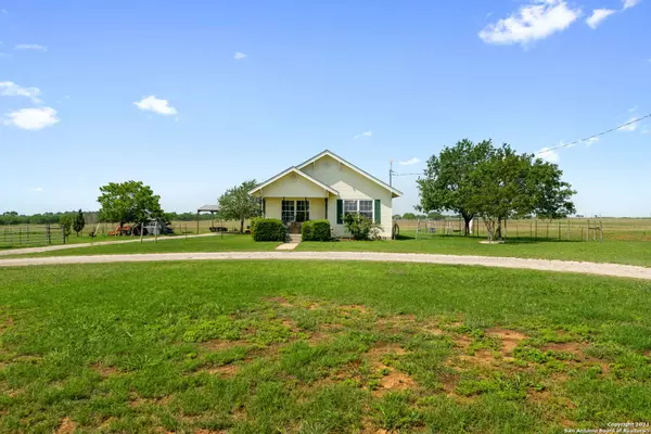 Poth, TX 78147,251 SUNSHINE DR