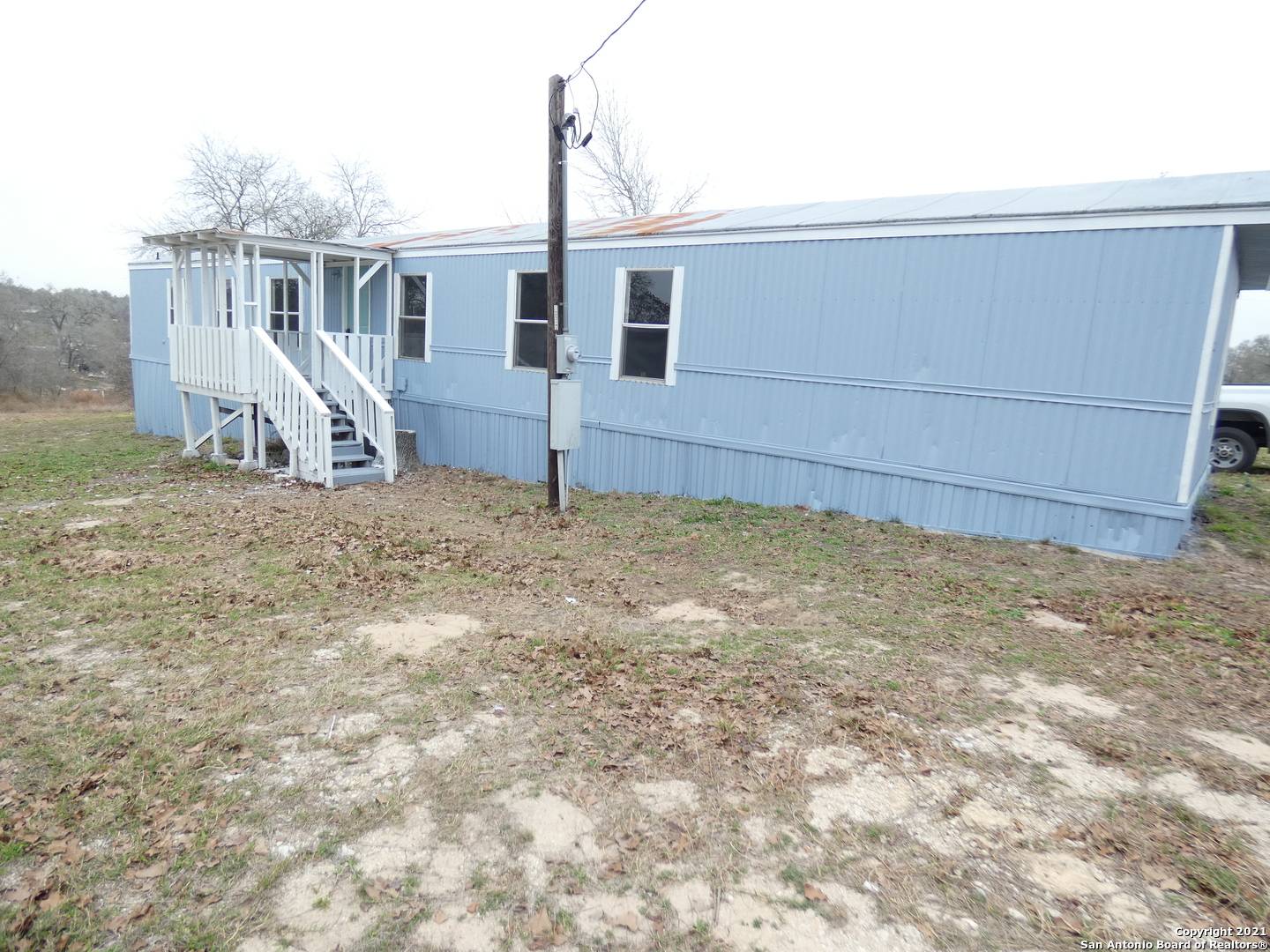 119 LITTLE CREEK DR, Floresville, TX 78114-9375