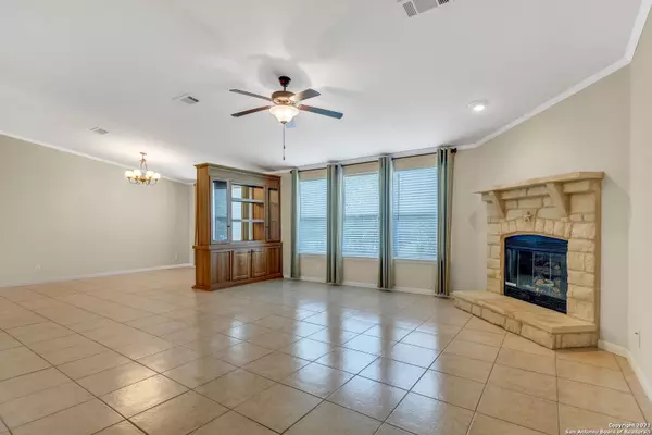 Pipe Creek, TX 78063,443 Oak Hills Rd