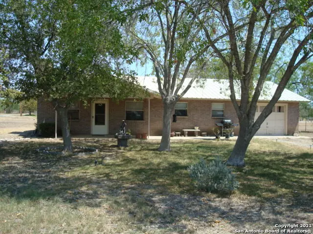 Sabinal, TX 78881,1218 Orange