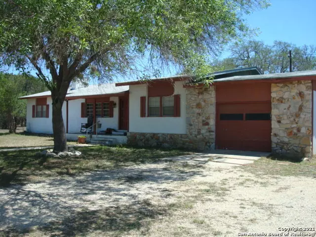 Leakey, TX 78873,121 Oakhurst Dr.