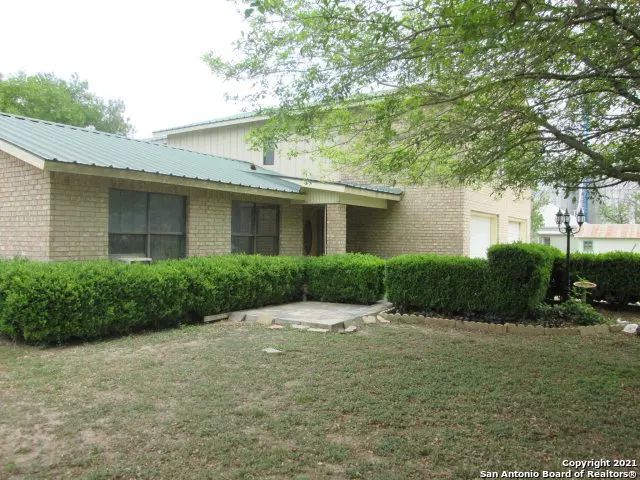Knippa, TX 78870,204 N Avenue F