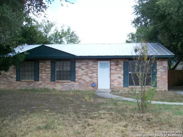 Uvalde, TX 78801,400 Bohme