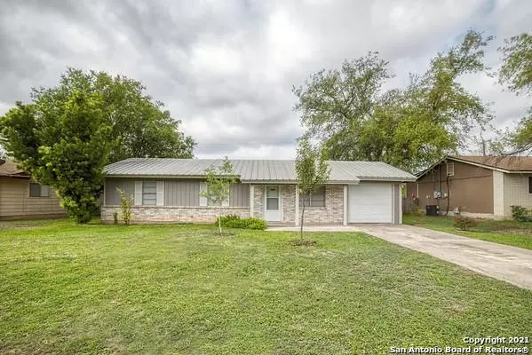 305 Studer Court, Uvalde, TX 78801