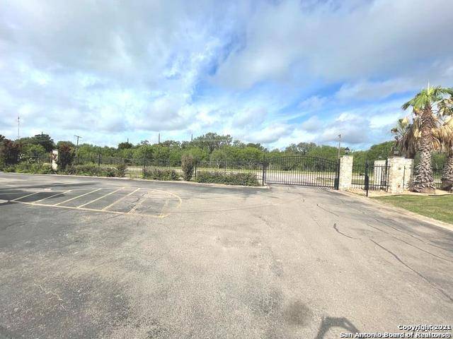Uvalde, TX 78801,104 Sutton Place-Lot #4