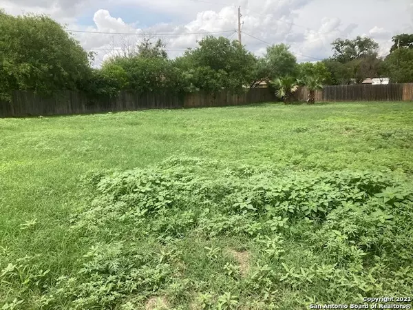 125 Sutton Place-Lot #18, Uvalde, TX 78801