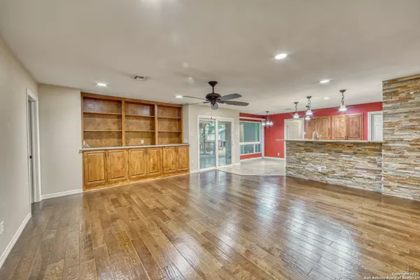 Shavano Park, TX 78231-1219,16103 MILITARY HWY