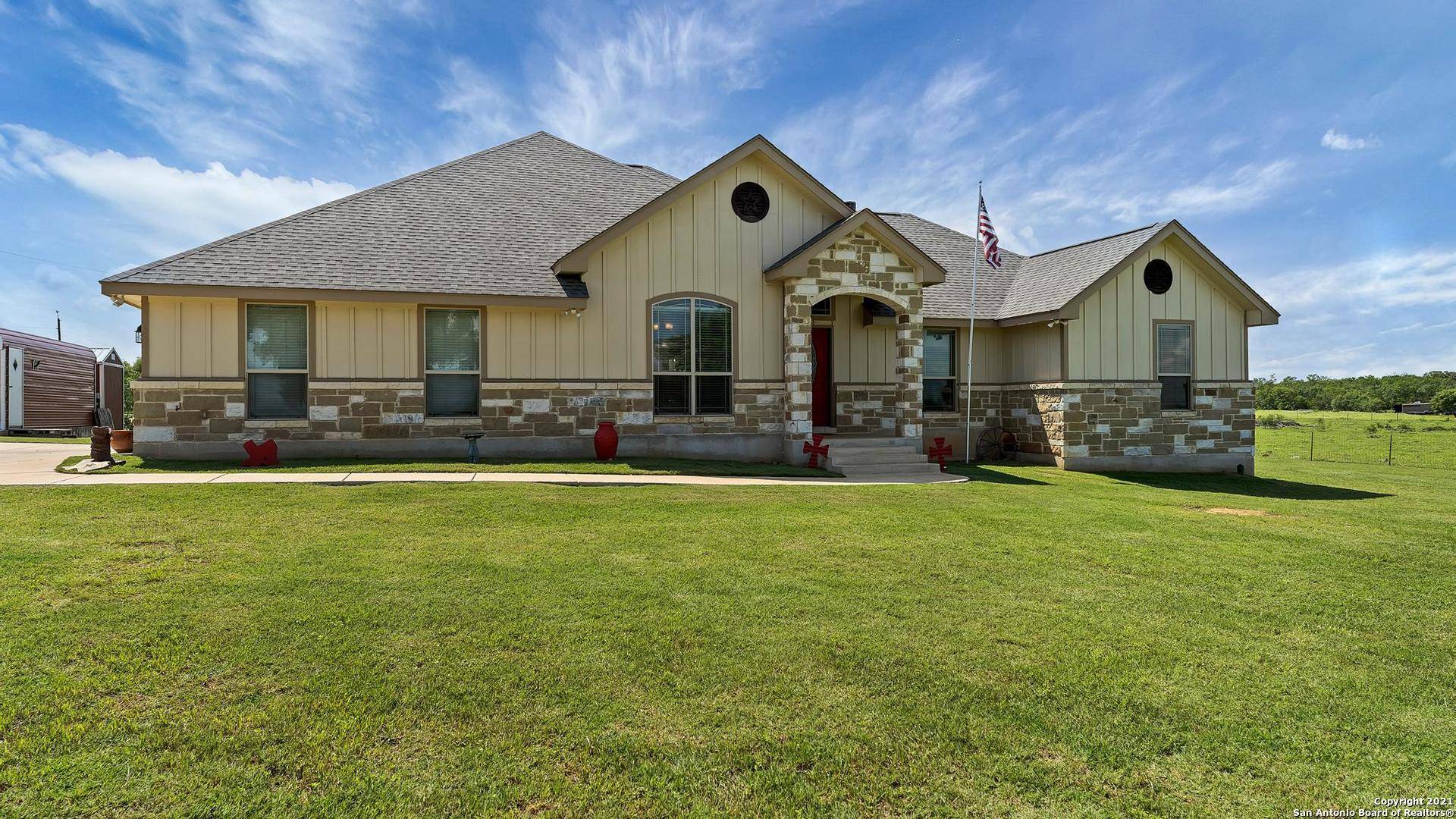 La Vernia, TX 78121-4333,3416 BLUE CREEK RD