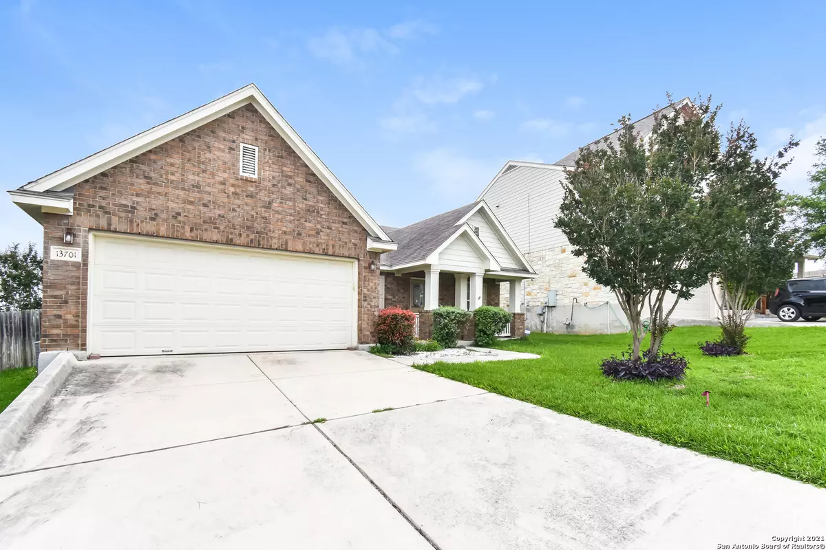 Live Oak, TX 78233,13701 Laramie Hill