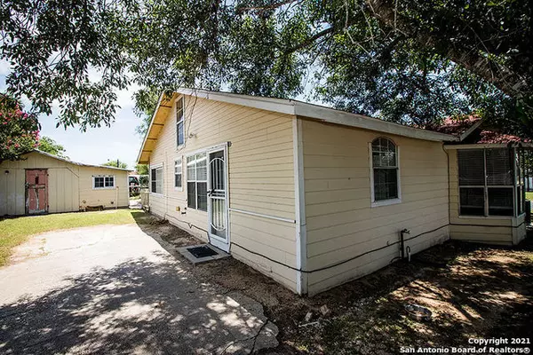 Poth, TX 78147,116 MATLOCK ST