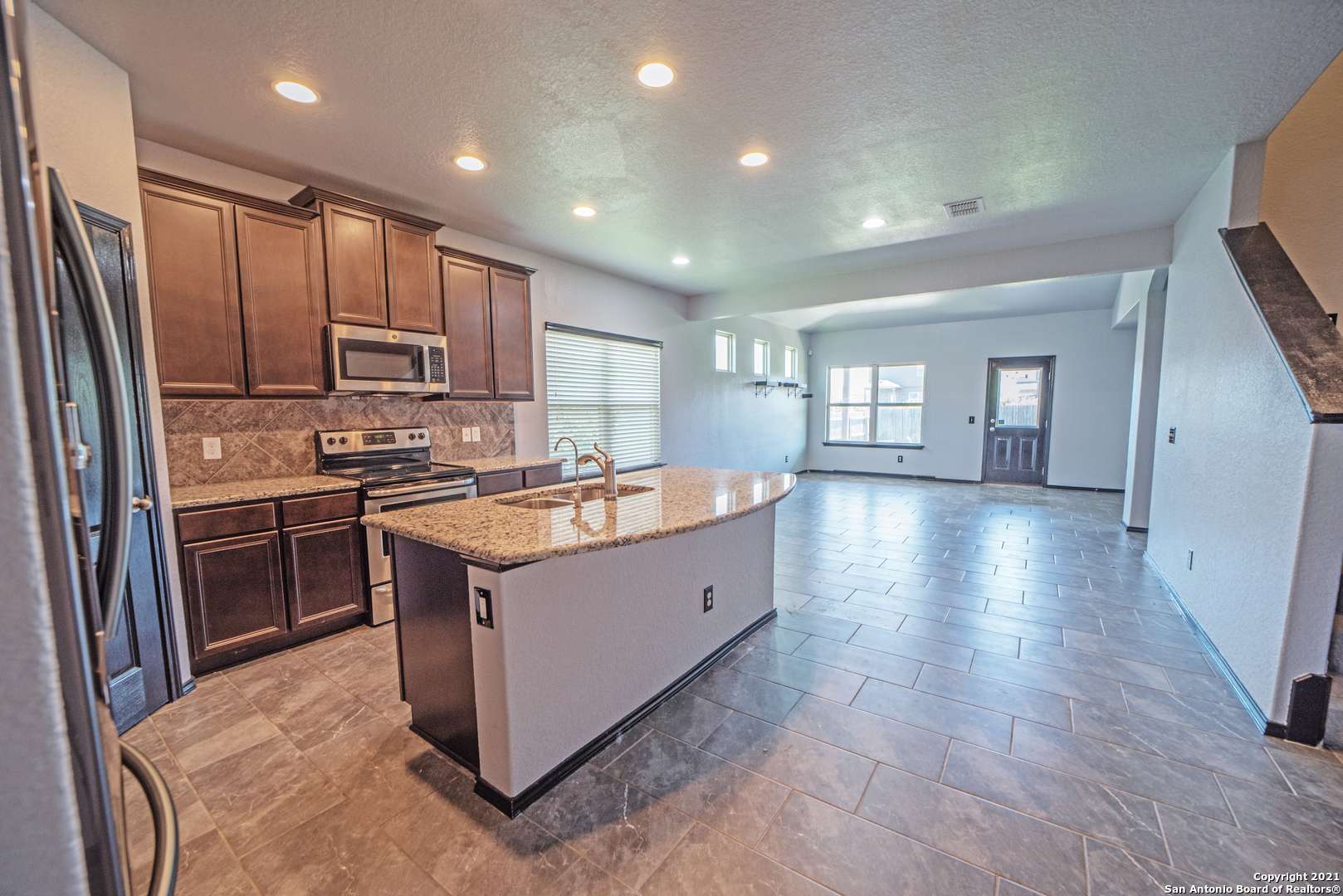 San Antonio, TX 78223-4596,8231 PRICKLY OAK