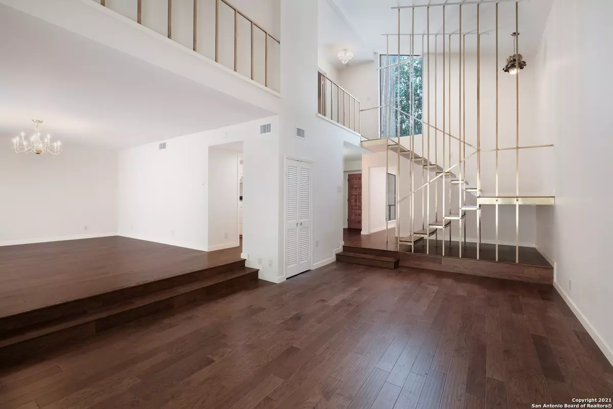 San Antonio, TX 78209-2950,1 GALLERY CT UNIT 1