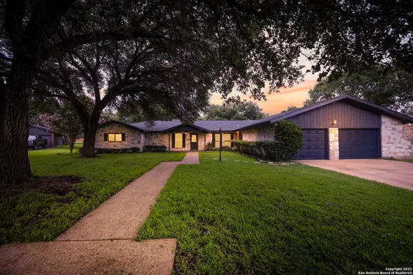 320 Tanglewood Trail, Gonzales, TX 78629