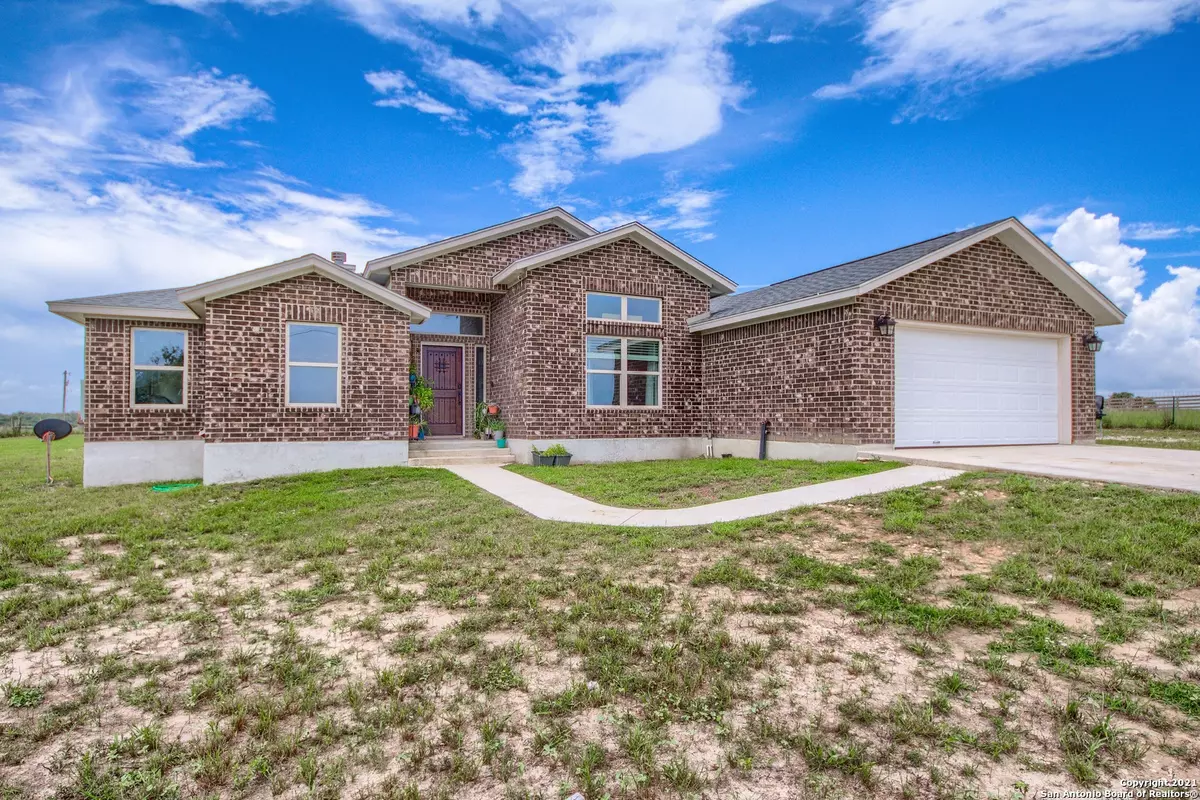 La Vernia, TX 78121-5101,149 LAKEVIEW CIR