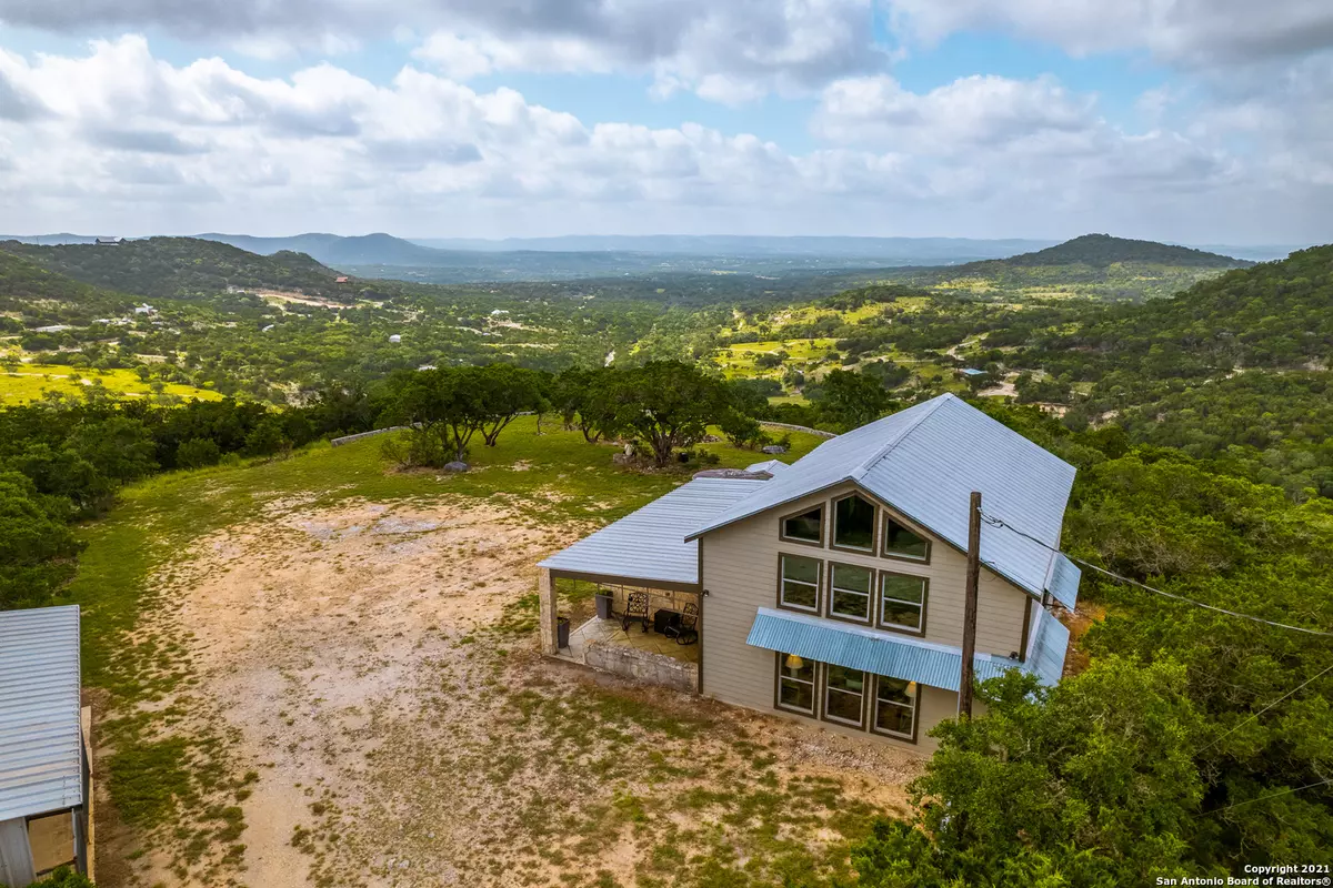 Pipe Creek, TX 78063,470 MOUNT VILLA RD