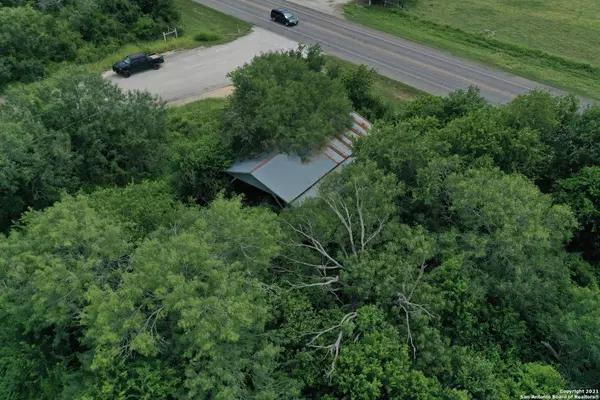 Karnes City, TX 78118,2260N US Highway 181