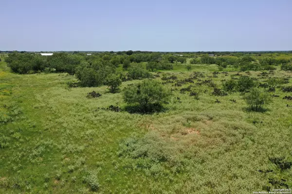 Devine, TX 78016,000 CR 7711