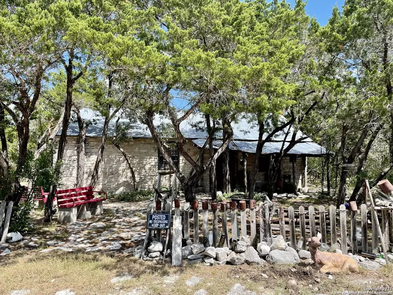 344 PINON LOOP, Camp Wood, TX 78833