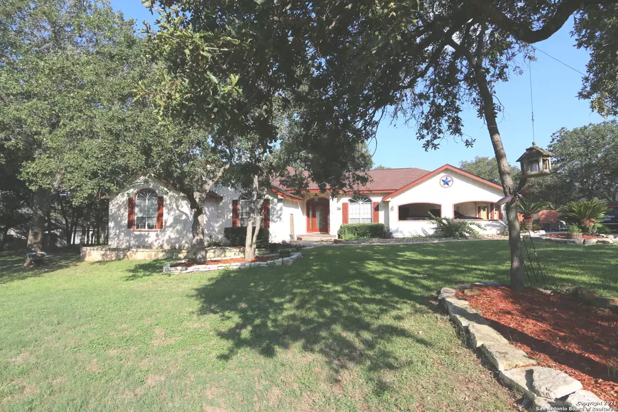 1188 COUNTRY VIEW DR, La Vernia, TX 78121-4727