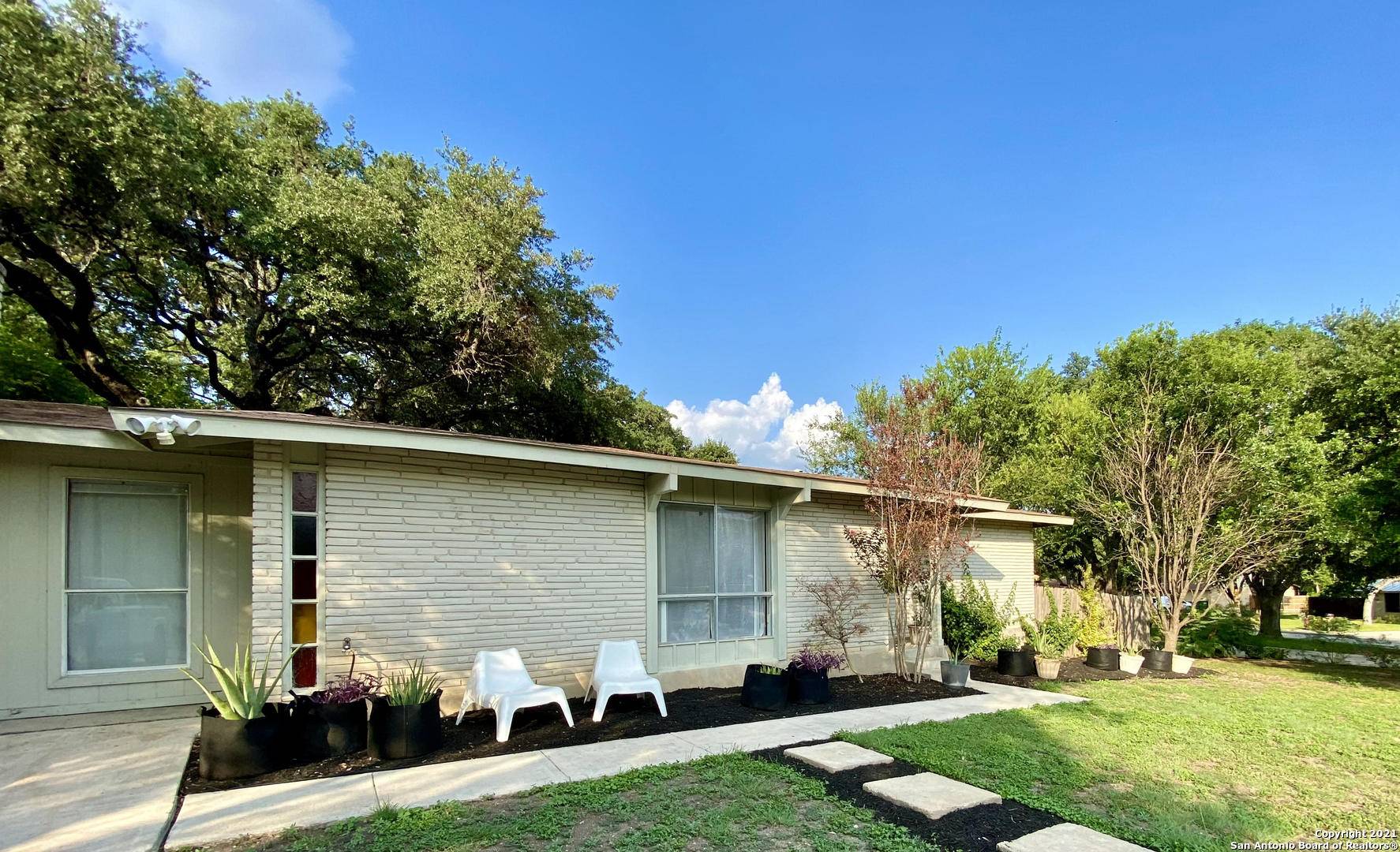 San Antonio, TX 78230-3822,3427 FALLEN LEAF LN