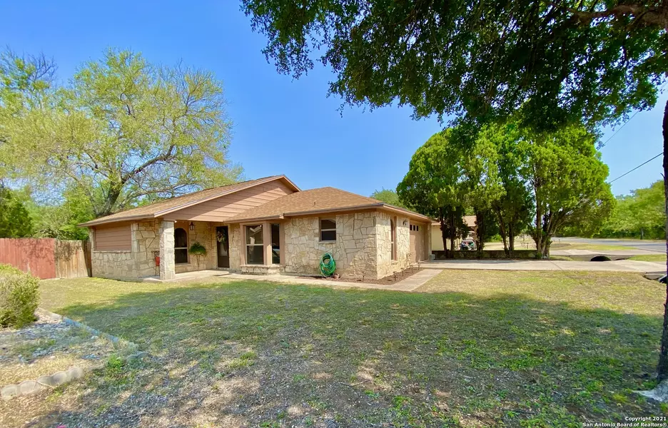 1018 Fort Clark Rd, Brackettville, TX 78832