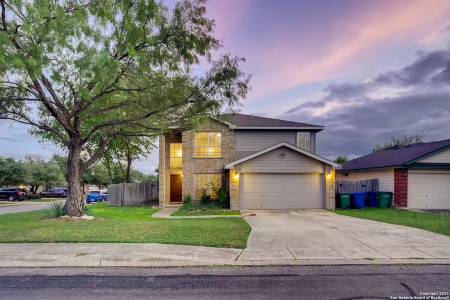 10302 LION CHASE, San Antonio, TX 78251-4075