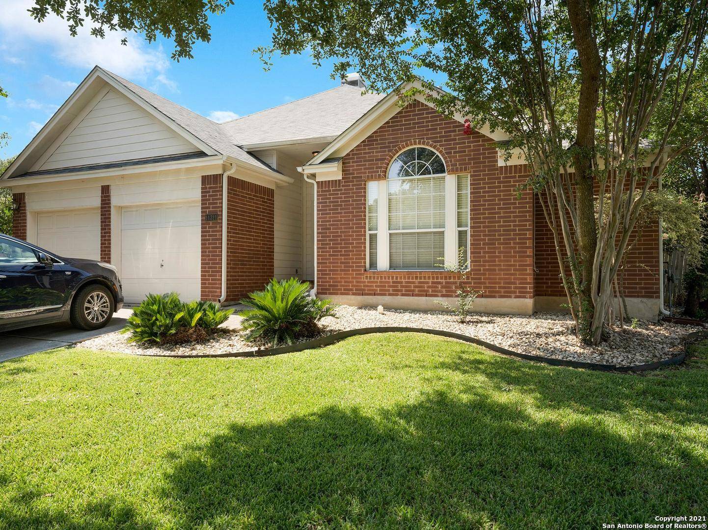 11311 FAIR HOLLOW DR, San Antonio, TX 78249-3833