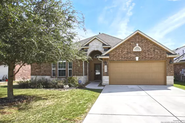 10618 LARCH GROVE CT, Helotes, TX 78023-4694