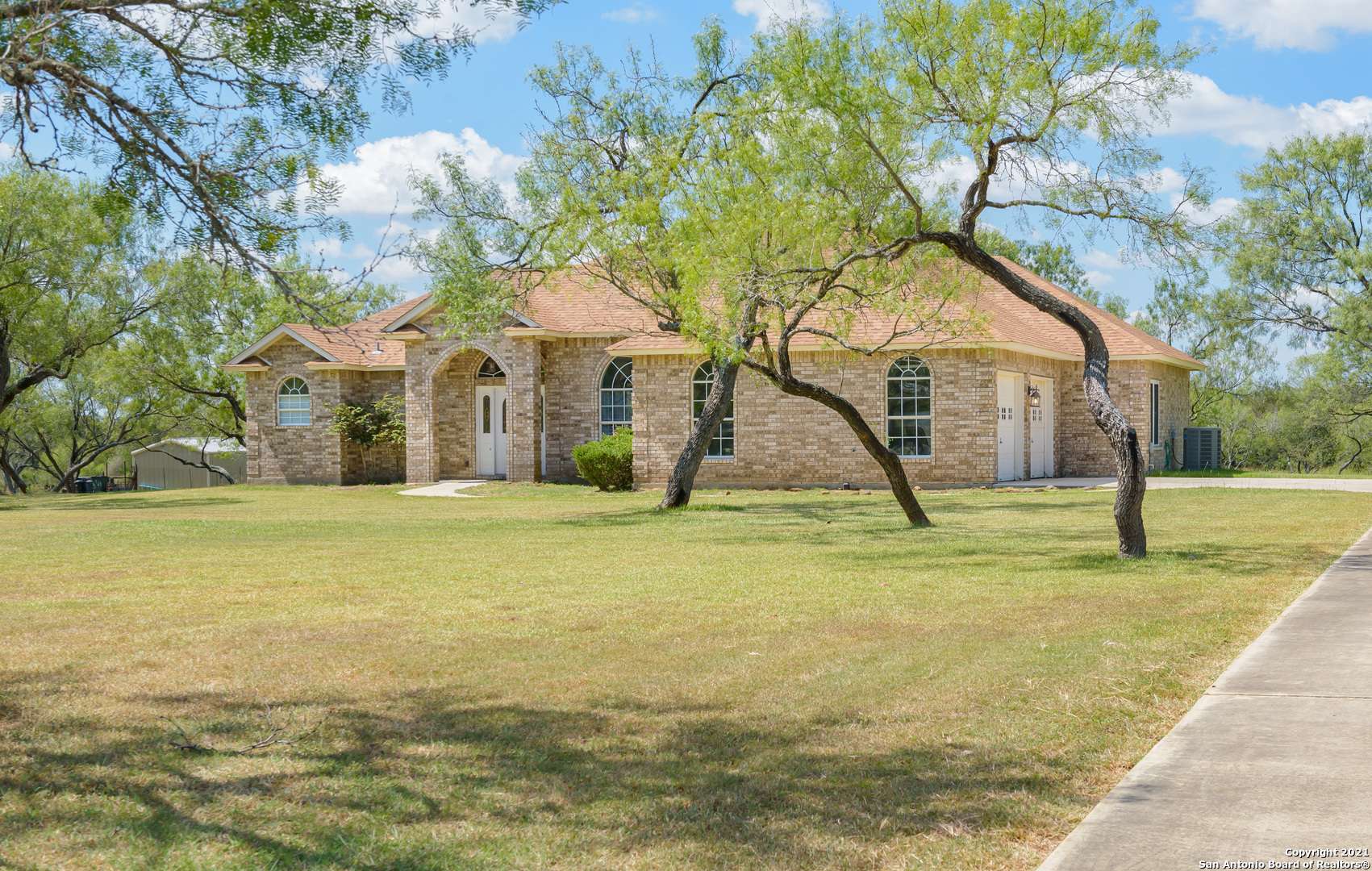 105 OLD CAMPBELL RD,  Seguin,  TX 78155-8432