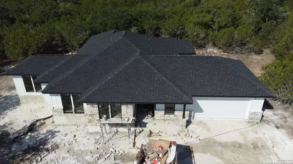 Fischer, TX 78623,435 LETS ROLL DR