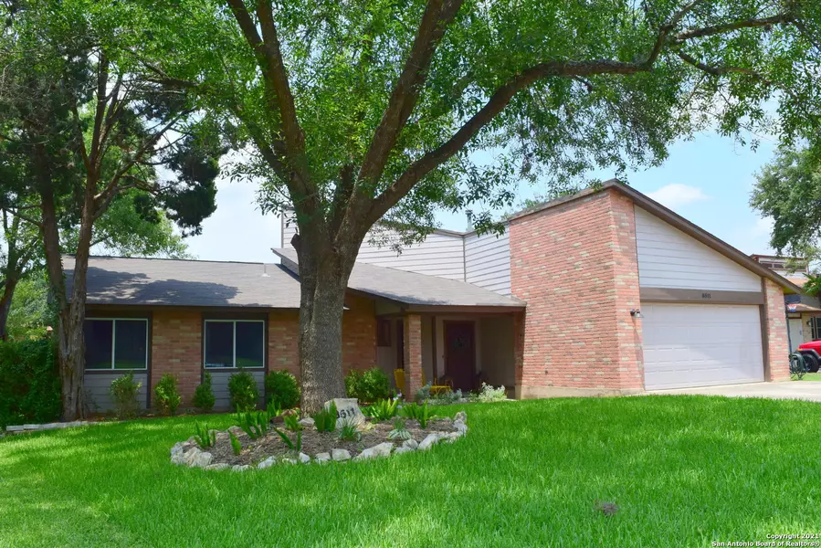 8511 TIMBER WEST ST, San Antonio, TX 78250-4210