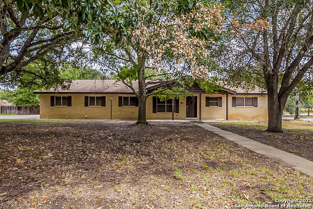 1004 OAKRIDGE DR,  Pleasanton,  TX 78064-2410