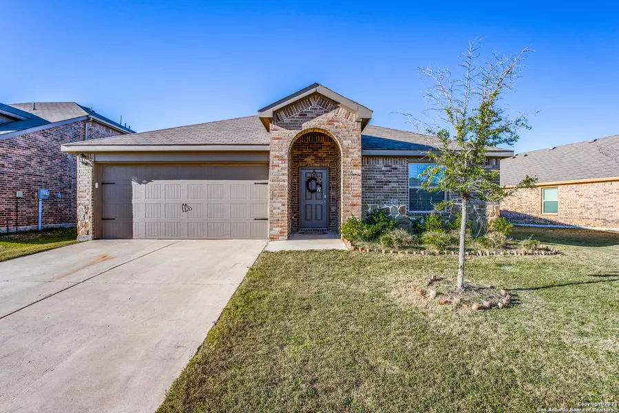 2264 tombstone dr, Other, TX 75126