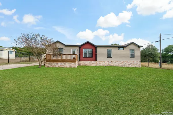 2059 INDIAN HILLS DR, Spring Branch, TX 78070-3916