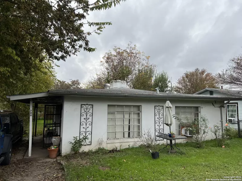 706 SUTTON DR, San Antonio, TX 78228-3013