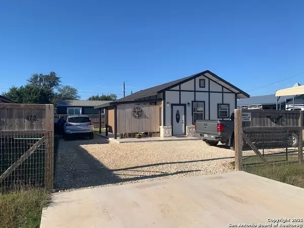 Bandera, TX 78003,472 Mountain View Dr