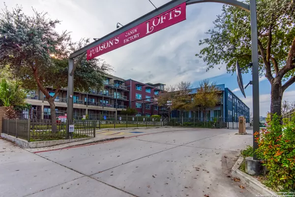 831 FLORES ST UNIT 2311, San Antonio, TX 78204-1423