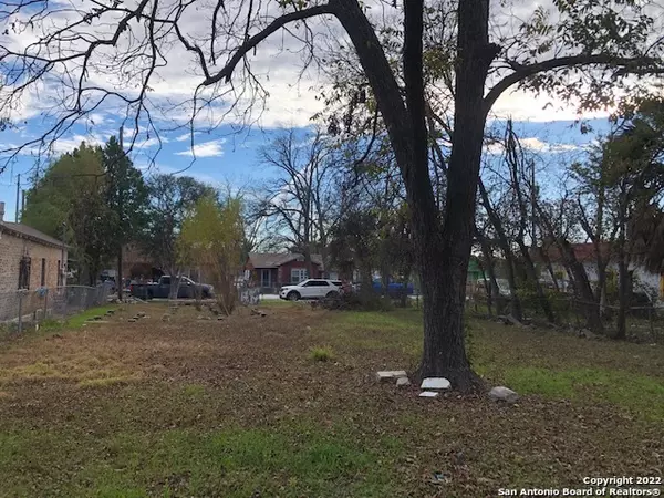 1039 Rivas St Lot 43, San Antonio, TX 78207-1526