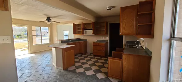 George West, TX 78022,1314 Mark St