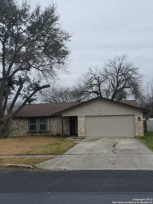 8511 GLEN BLF, San Antonio, TX 78239-2941