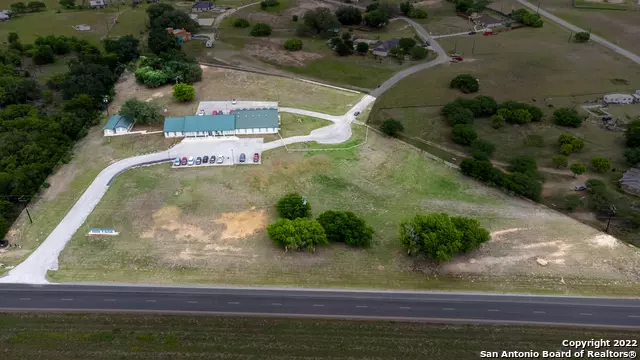 3586 US Highway 181 N, Floresville, TX 78114